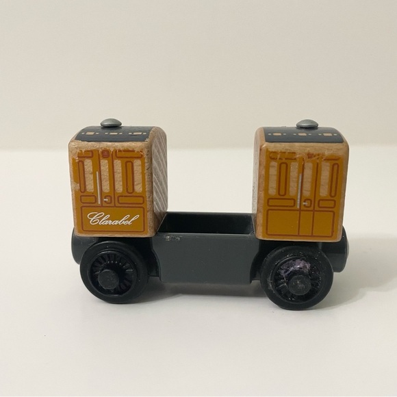 Thomas & Friends Wooden Clarabel Train - Picture 2 of 13